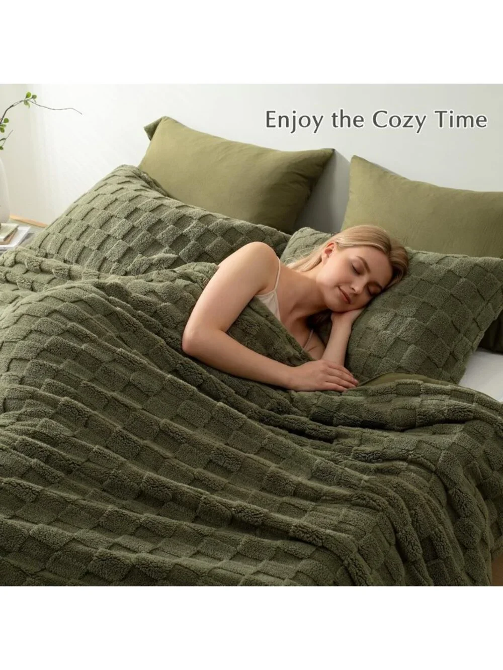 Cozy 4pc King Comforter Set with Detachable Fluffy Blanket in Olive Green